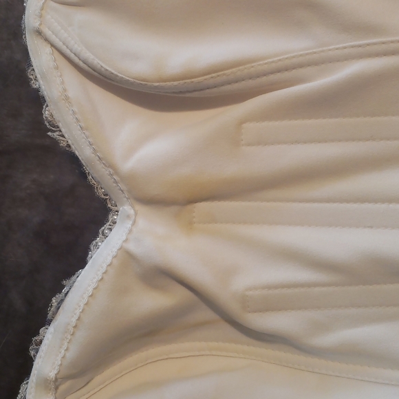 Wedding Dress - Picture 8 of 11